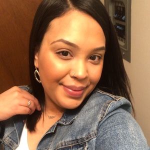 Meet your Posher, Cecile